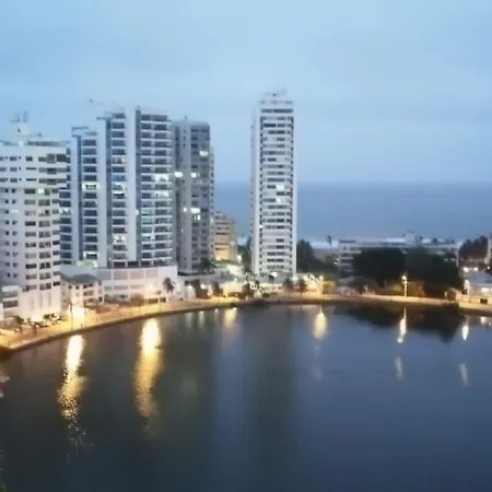 Hermoso Apto Frente A La Playa Piso 15 De 2 Apartamento *